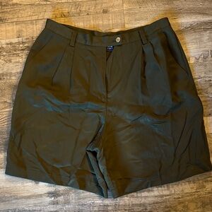 Liz Claiborne Olive High Waist Shorts / DG120